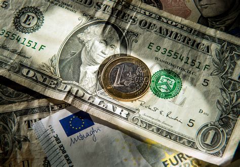euro to dollar - born to die